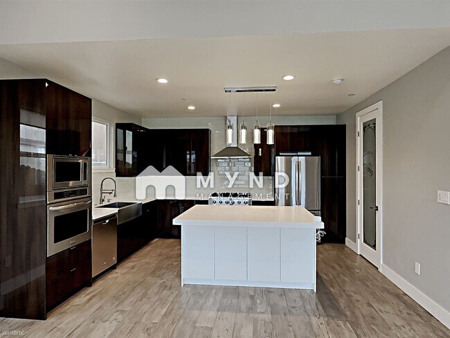 Building Photo - 4 br, 2.5 bath House - 2624 Inyo Ave