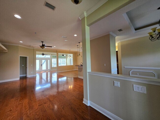 Building Photo - Gorgeous 4-Bedroom Home with Office, Pool,...
