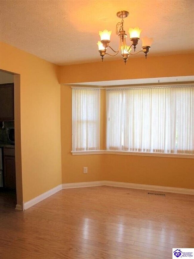 Foto del edificio - 927 Woods Hollow Dr