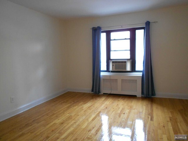 Foto del edificio - 2193 N Central Rd