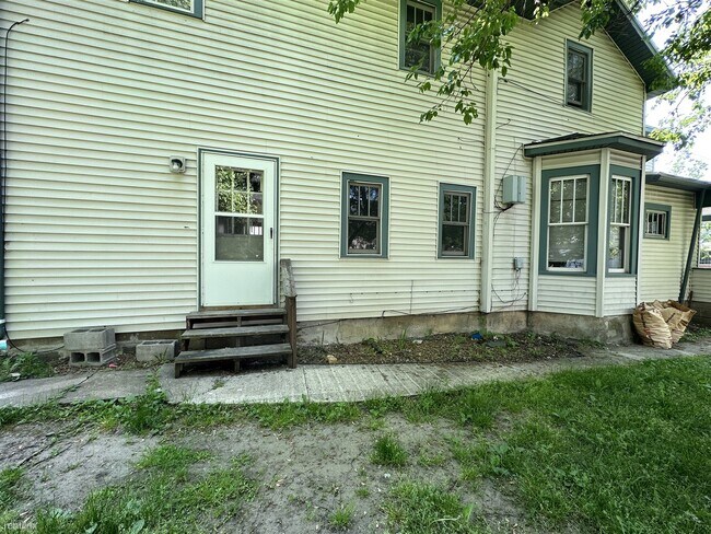 Foto del edificio - 1 br, 1 bath Triplex - 116 W Biddle St 116...