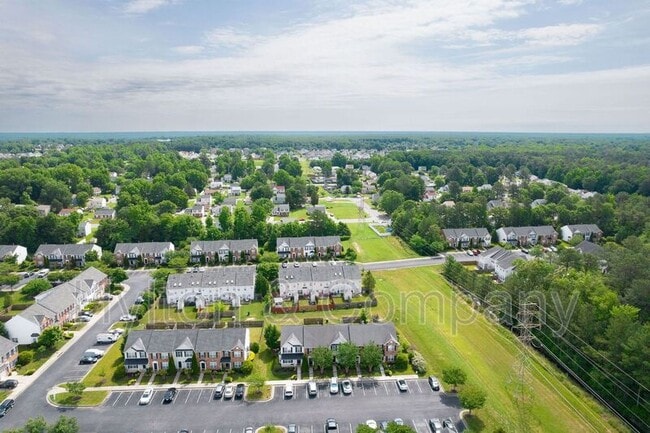 Building Photo - 907 Dominion Townes Ct