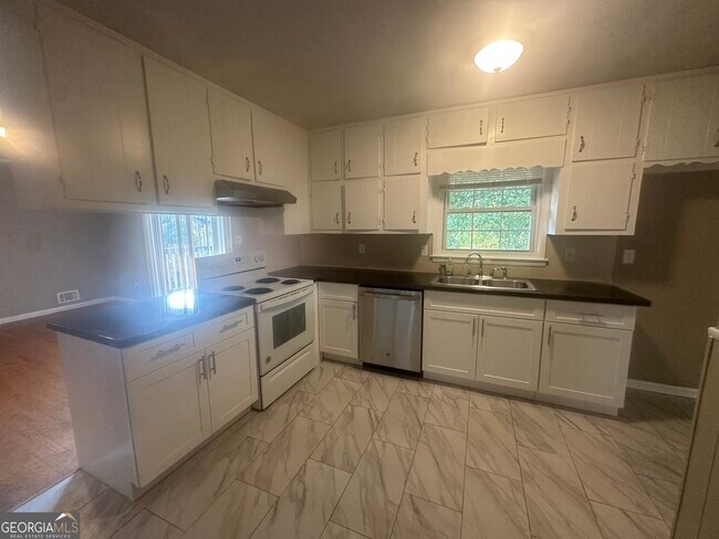 Building Photo - 6575 Wendell Cir