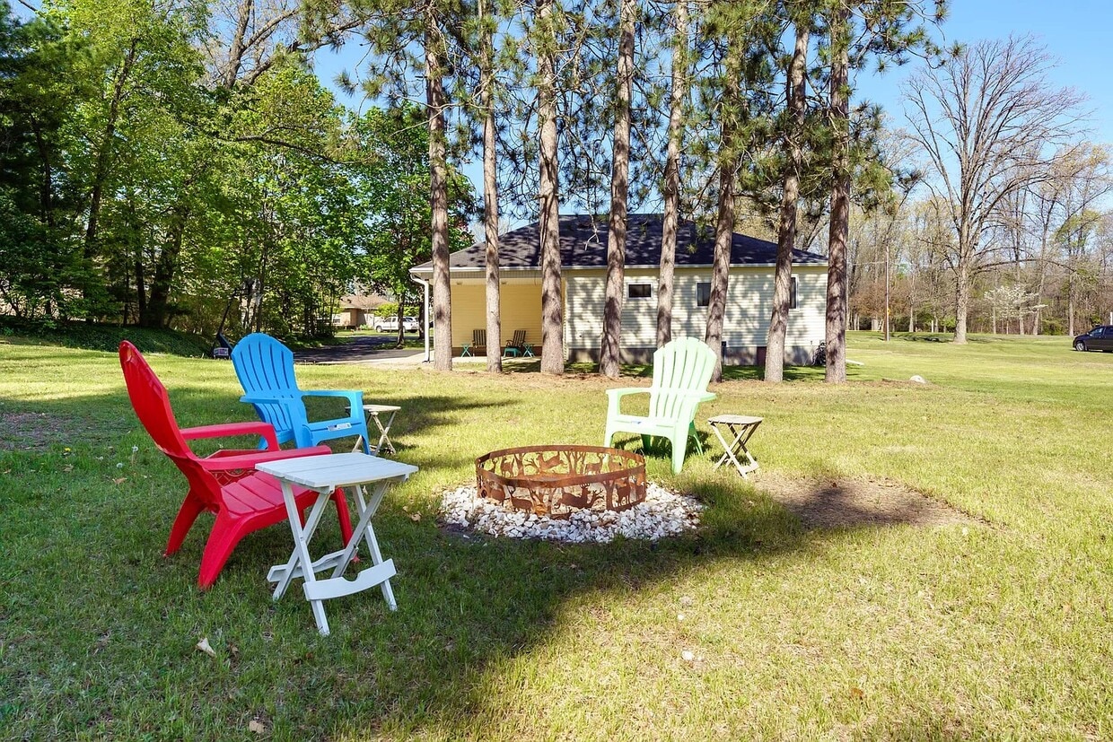 16552 10 Mile Rd, Battle Creek, MI 49014 House Rental in Battle Creek