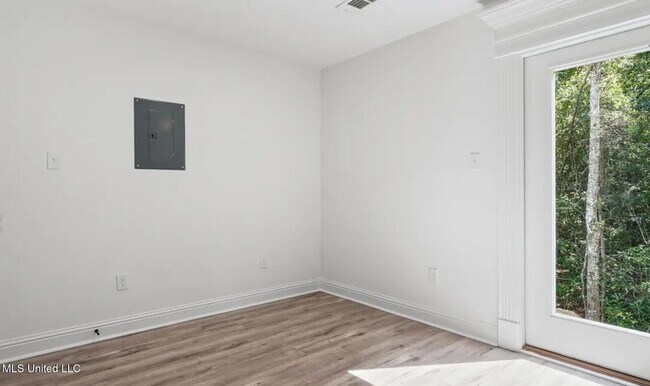 Foto del edificio - 917 Motsie Rd