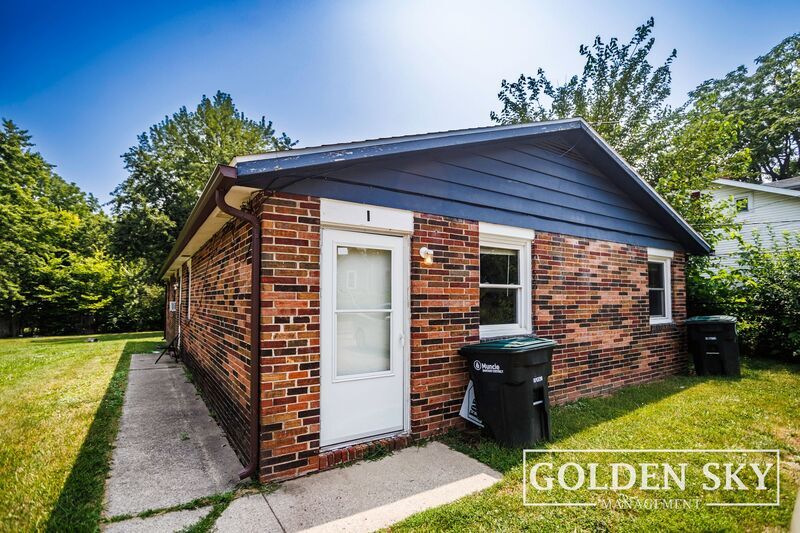 Primary Photo - 2306 S Mock Ave