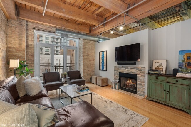 Foto del edificio - 375 W Erie St