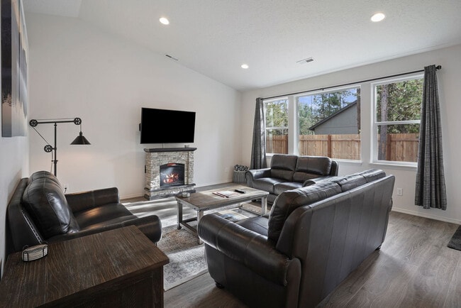 Building Photo - 17255 Avocet Dr