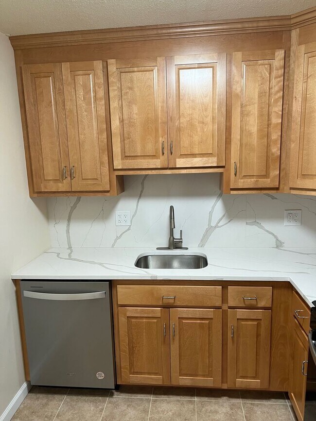 Building Photo - One Bedroom Unit