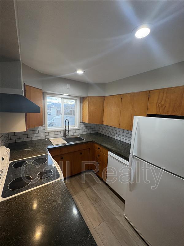 Foto del edificio - 12324 E Broadway Ave