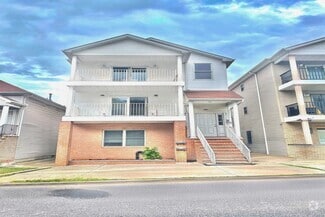 Building Photo - 264 Custer Ave