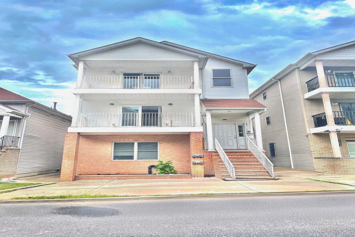 Foto principal - 264 Custer Ave