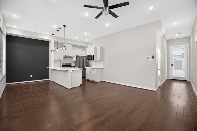Foto del edificio - 619 Thornton Oaks Ln