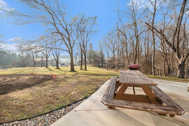 Building Photo - 4585 E Shore Dr