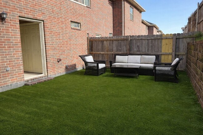 Building Photo - 114 Forest Dr Loop