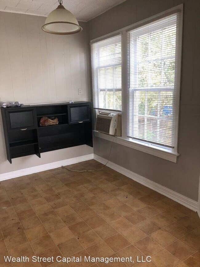 Foto del edificio - 1 br, 1 bath House - 2370 Orange Ave