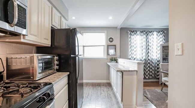 Foto del edificio - 8417 Walker St