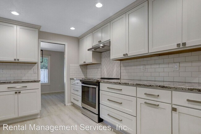 Building Photo - 3 br, 2 bath House - 11387 SW Ironwood Loop