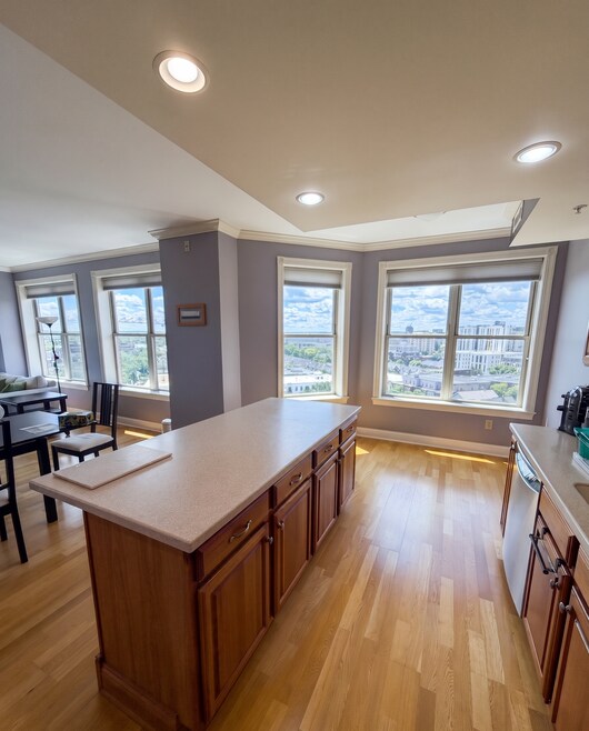 360 W Washington Ave