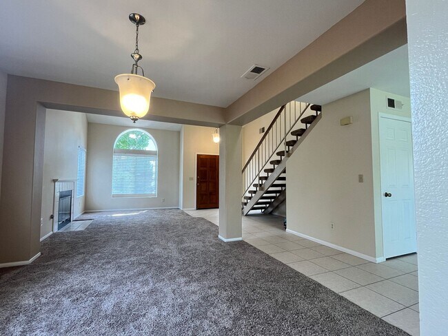 Foto del edificio - 517 Heather Ridge Rd
