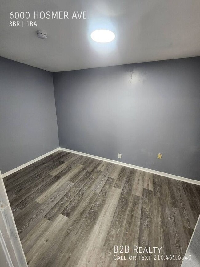 Building Photo - 6000 Hosmer Ave