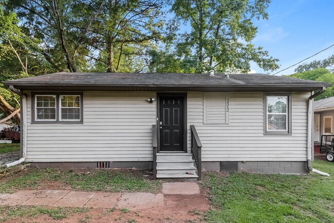Building Photo - 2512 Circle Dr