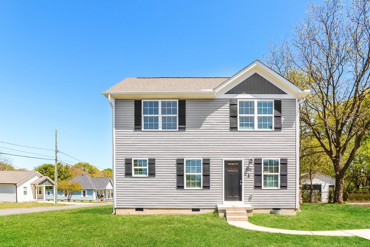 Primary Photo - 1020 N Oakwood St