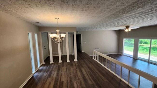 Foto del edificio - 1693 Briarbend Ct
