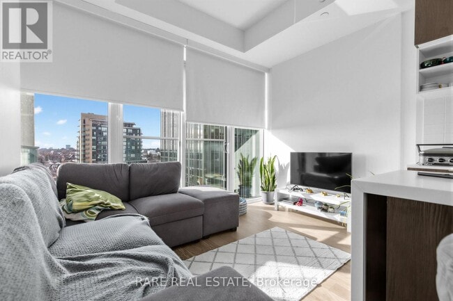 Building Photo - 5 Soudan Ave