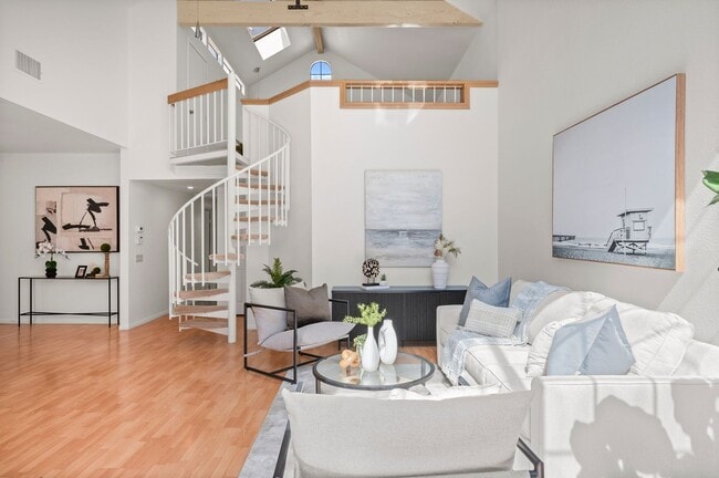 Building Photo - Stunning 3 Bedroom / 2 Bath Home in Corona...