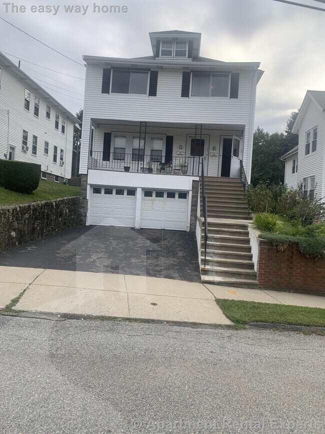 Building Photo - Watertown 2+ Bedroom - Parking Included