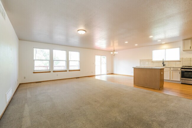 Foto del edificio - 3690 E 92nd Pl