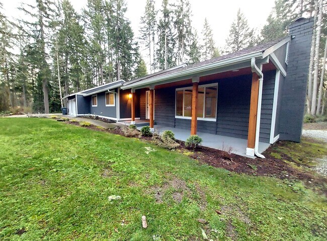 Foto del edificio - Gig Harbor Rambler 3-bedroom 1.75-bathrooms!