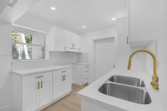 Foto del edificio - 1315 NE 146th St