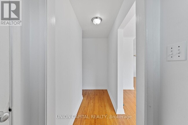 Photo du bâtiment - 379 Tamarack Cir