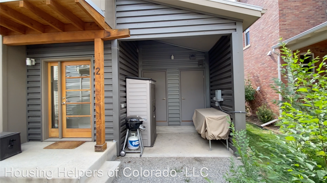 Building Photo - 2 br, 2.5 bath House - 1802 Canyon Blvd #2