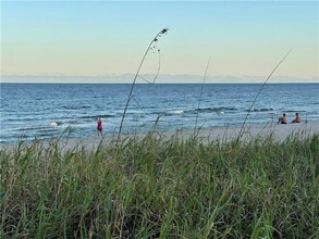 Building Photo - 4564 El Mar Dr