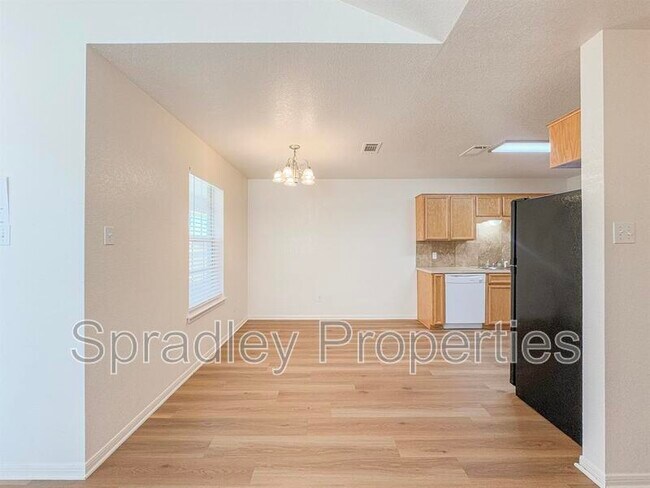 Foto del edificio - 130 Lacey Lou Ln