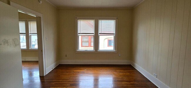 Foto del edificio - 420 S Spring Ave
