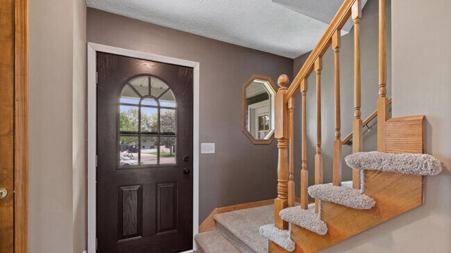 Foto del edificio - 1746 Andover Ln SE - East Grand Rapids Sch...