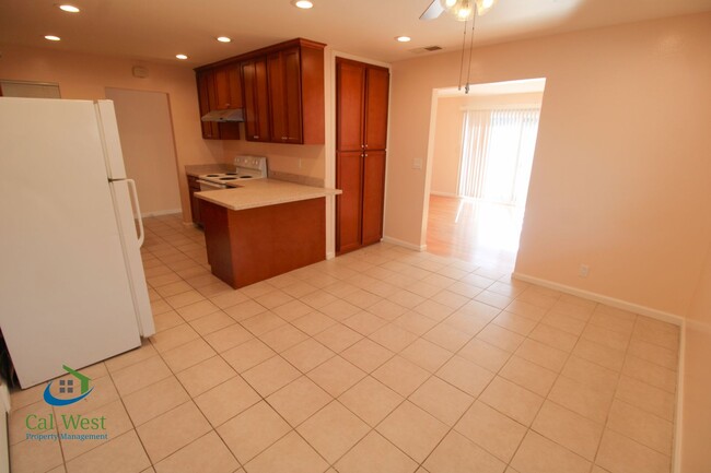 Foto del edificio - $4395 - Beautiful Sunnyvale 3 Bedroom Home...