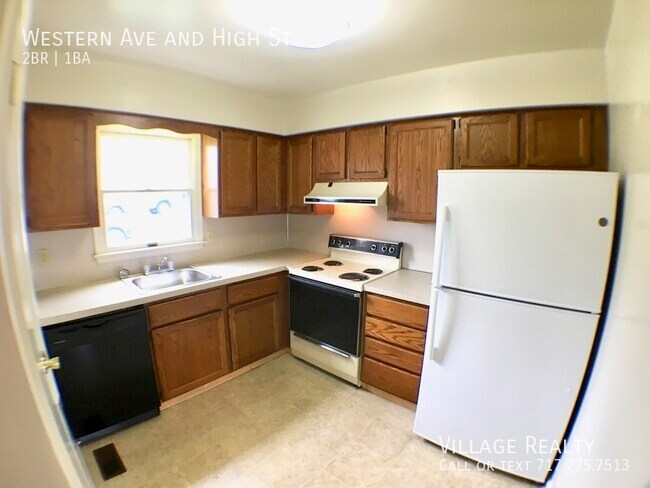 Building Photo - Spacious 2-Bedroom Townhome in Red Lion Sc...
