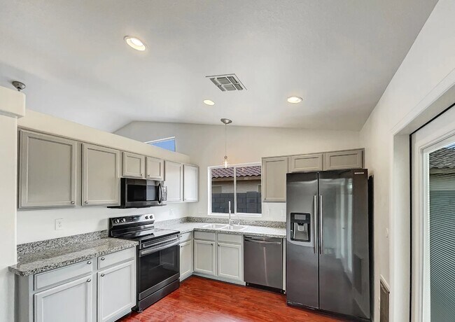 Building Photo - 2293 E Springfield Pl