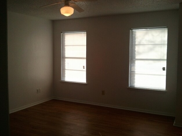 Foto del edificio - 3009 W Sycamore Cir