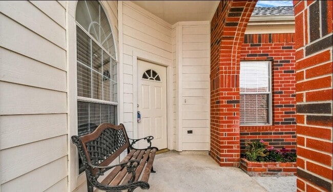 Building Photo - 11130 Blue Feather Dr