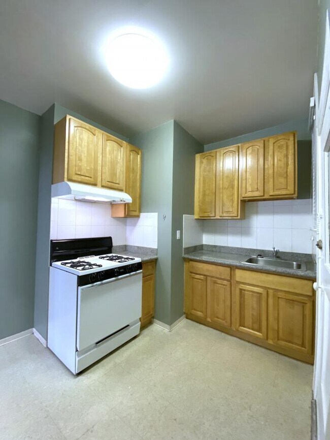 Building Photo - 1 bedroom in San Francisco CA 94109