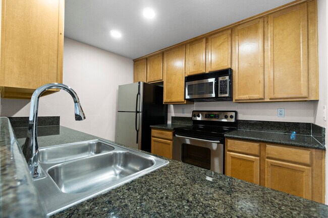 Foto del edificio - 7190 Shoreline Dr