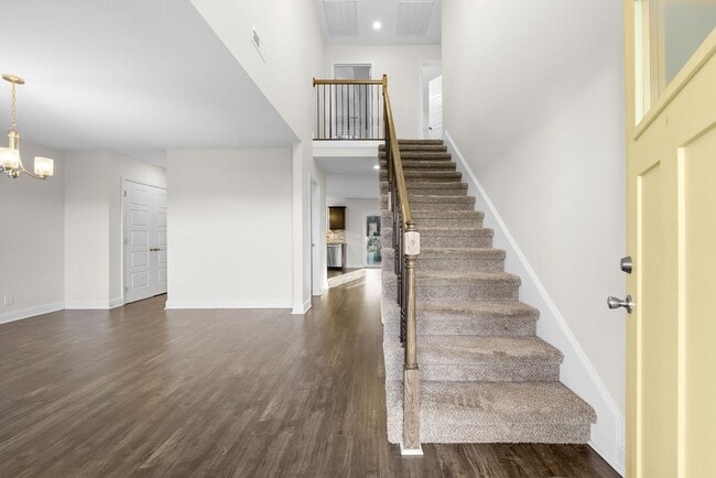 Building Photo - Pet Friendly Four Bedroom!