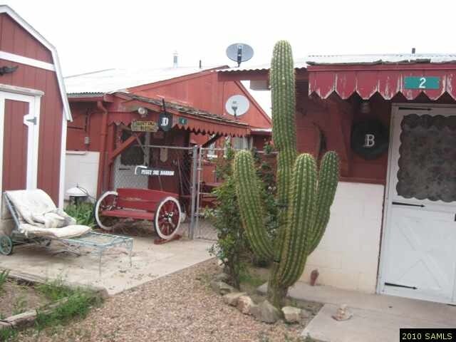 Primary Photo - 912 E Allen St