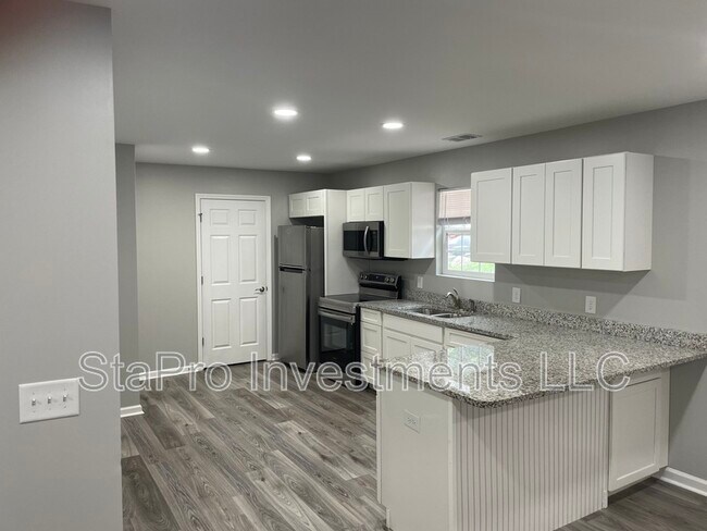 Foto del edificio - 1386 Louisville Hwy